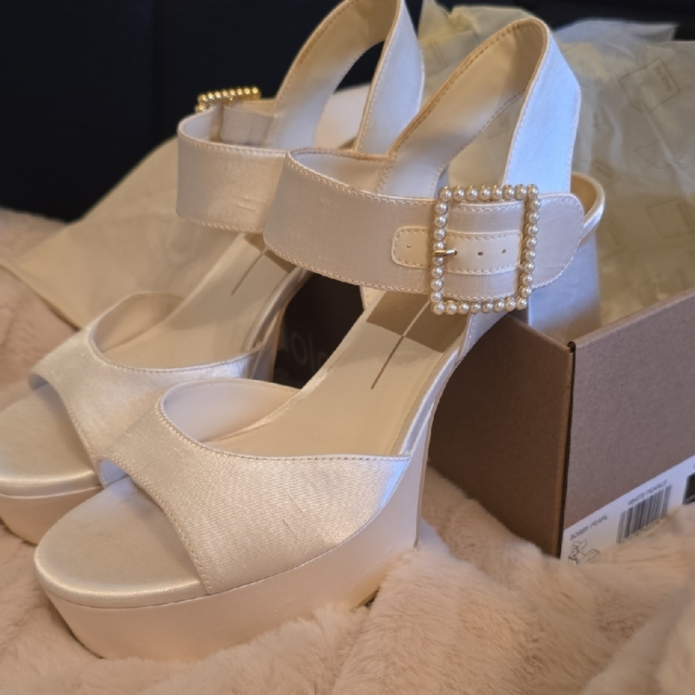 STUNNING Dolce Vita Bobby Pearl White Heels